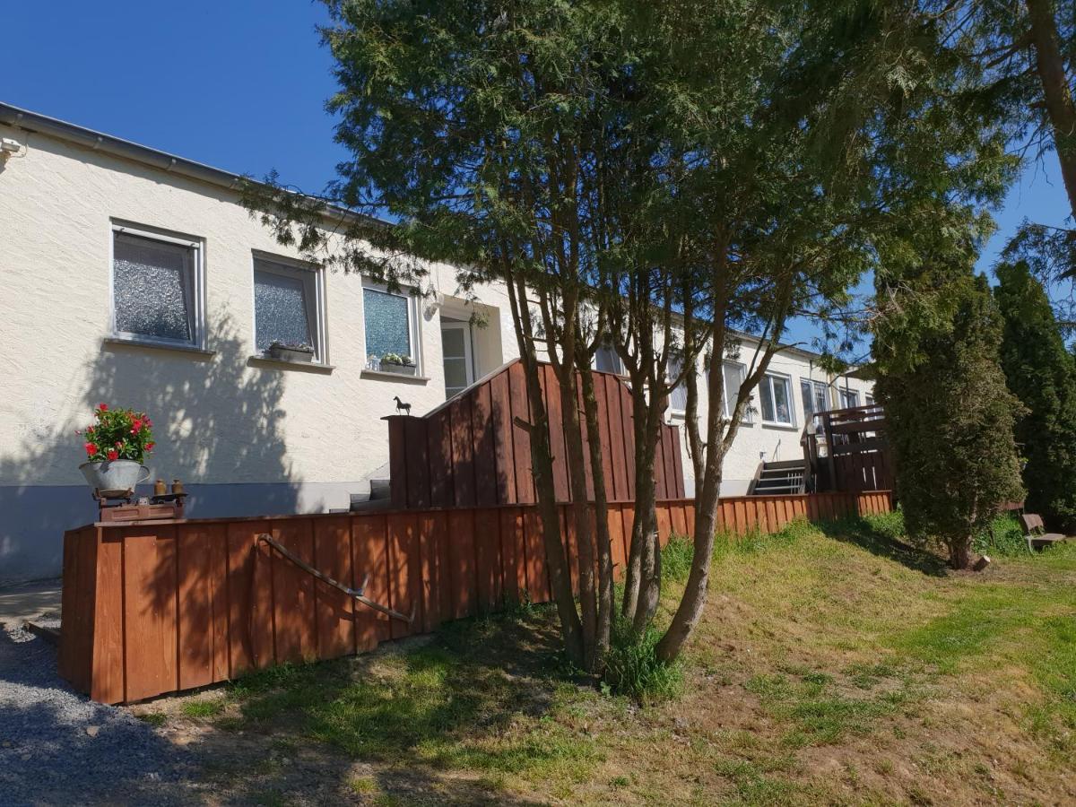 Moderne Ferienwohnung auf idyllischem Reiterhof nähe Burg Eltz Münstermaifeld Exterior foto